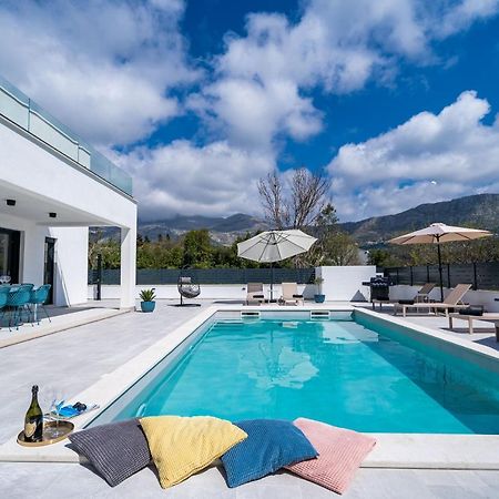 Villa Invigo - Brand New Private Pool Villa Mlini Exterior photo