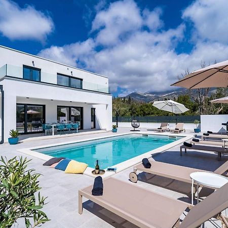 Villa Invigo - Brand New Private Pool Villa Mlini Exterior photo