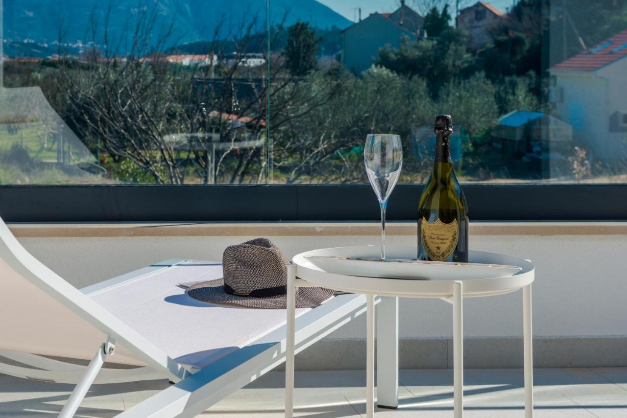 Villa Invigo - Brand New Private Pool Villa Mlini Exterior photo