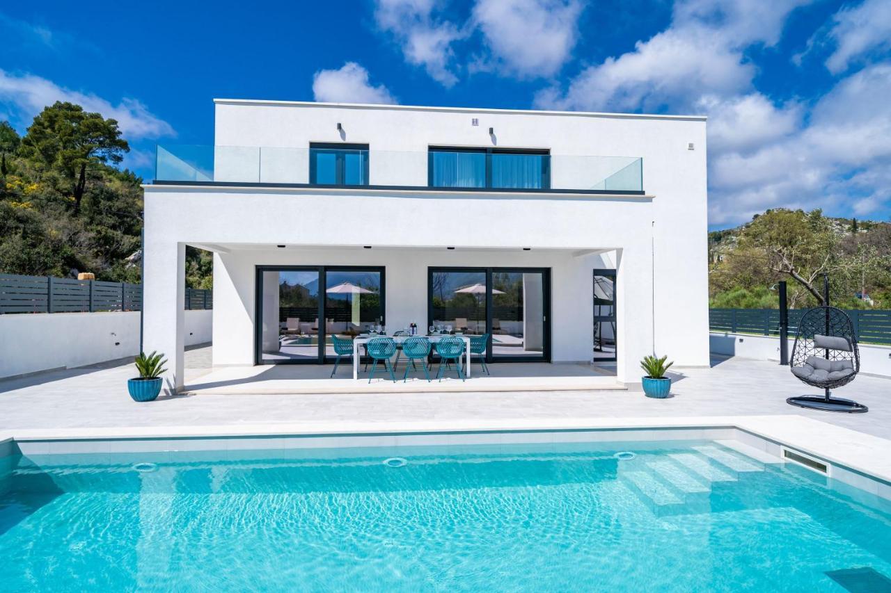 Villa Invigo - Brand New Private Pool Villa Mlini Exterior photo
