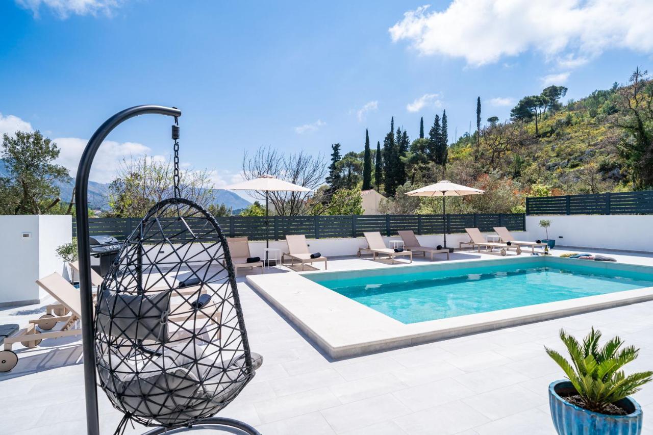Villa Invigo - Brand New Private Pool Villa Mlini Exterior photo