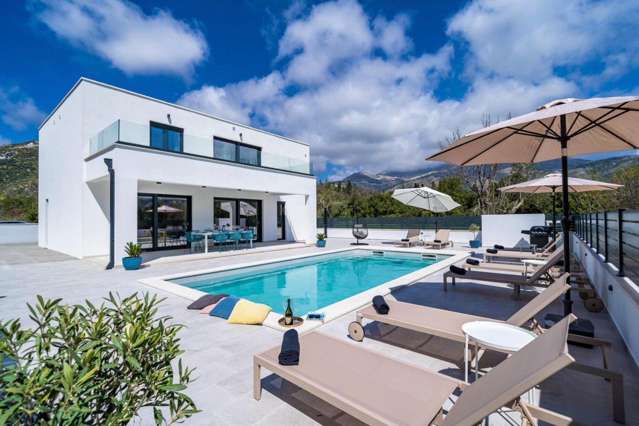 Villa Invigo - Brand New Private Pool Villa Mlini Exterior photo