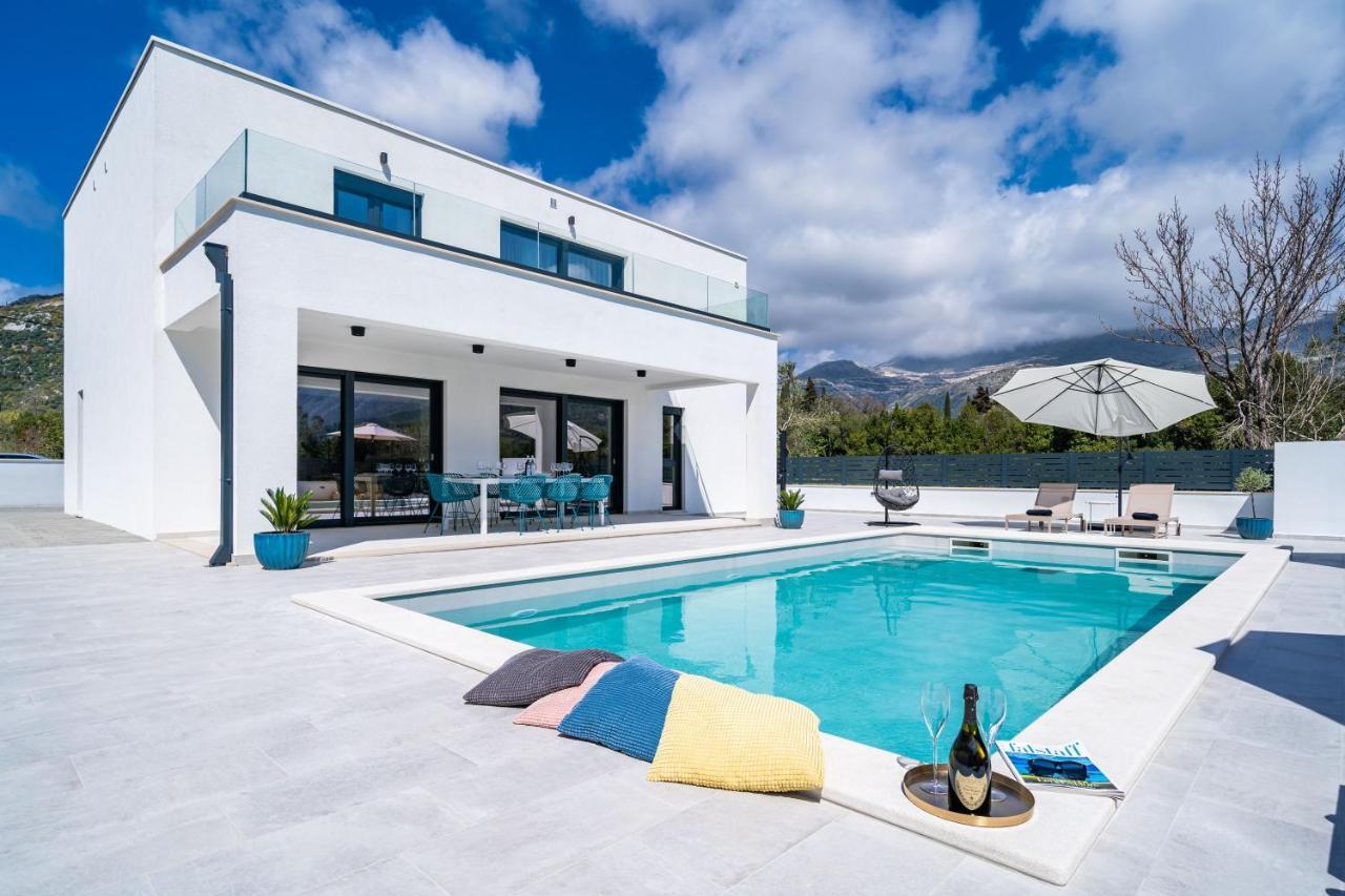 Villa Invigo - Brand New Private Pool Villa Mlini Exterior photo